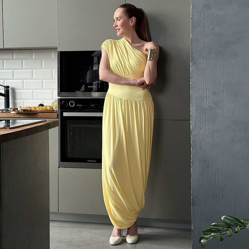 Women's Diagonal Collar One-shoulder Pleated Stacking Oblique Swing Dress