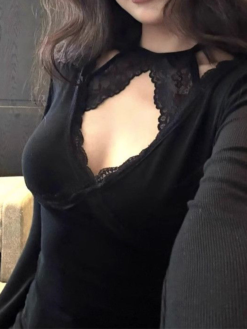 Lace Halter-neck Form-fitting Cropped Top