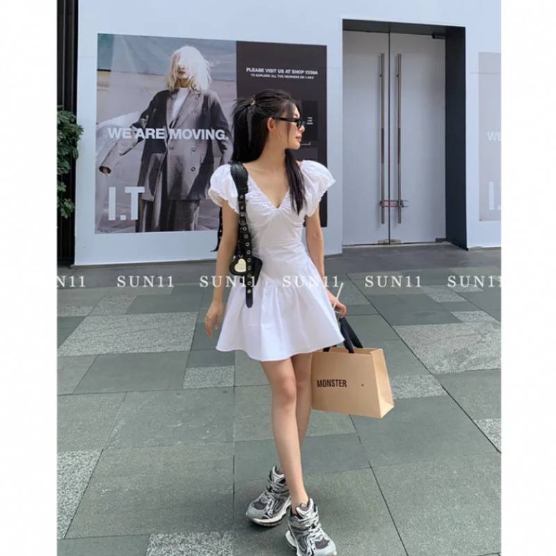 French Style Black Color & Pleats V-neck Backless Dress Women