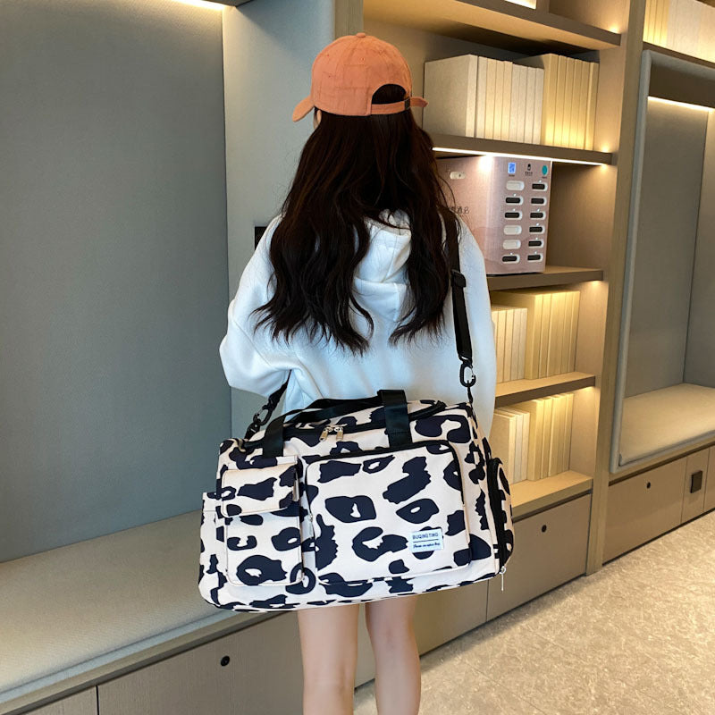 Urban Trendy And Minimalist Fitness Tote With Ultra-large Capacity For Maximum Comfort