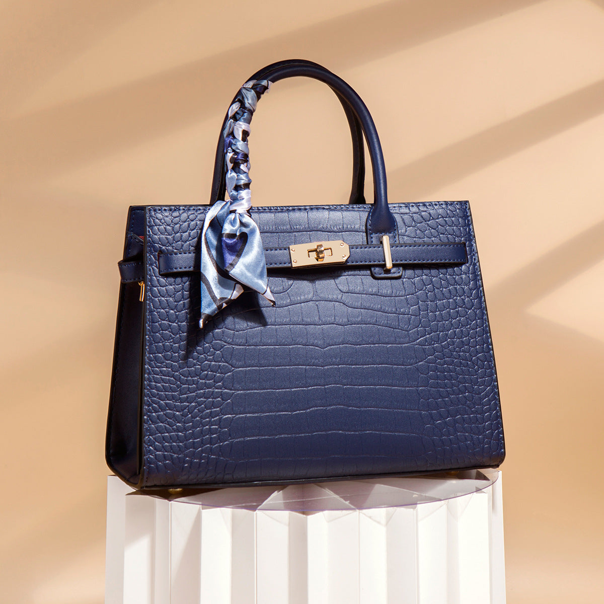 Womens Spacious Stylish And Versatile Tote Bag