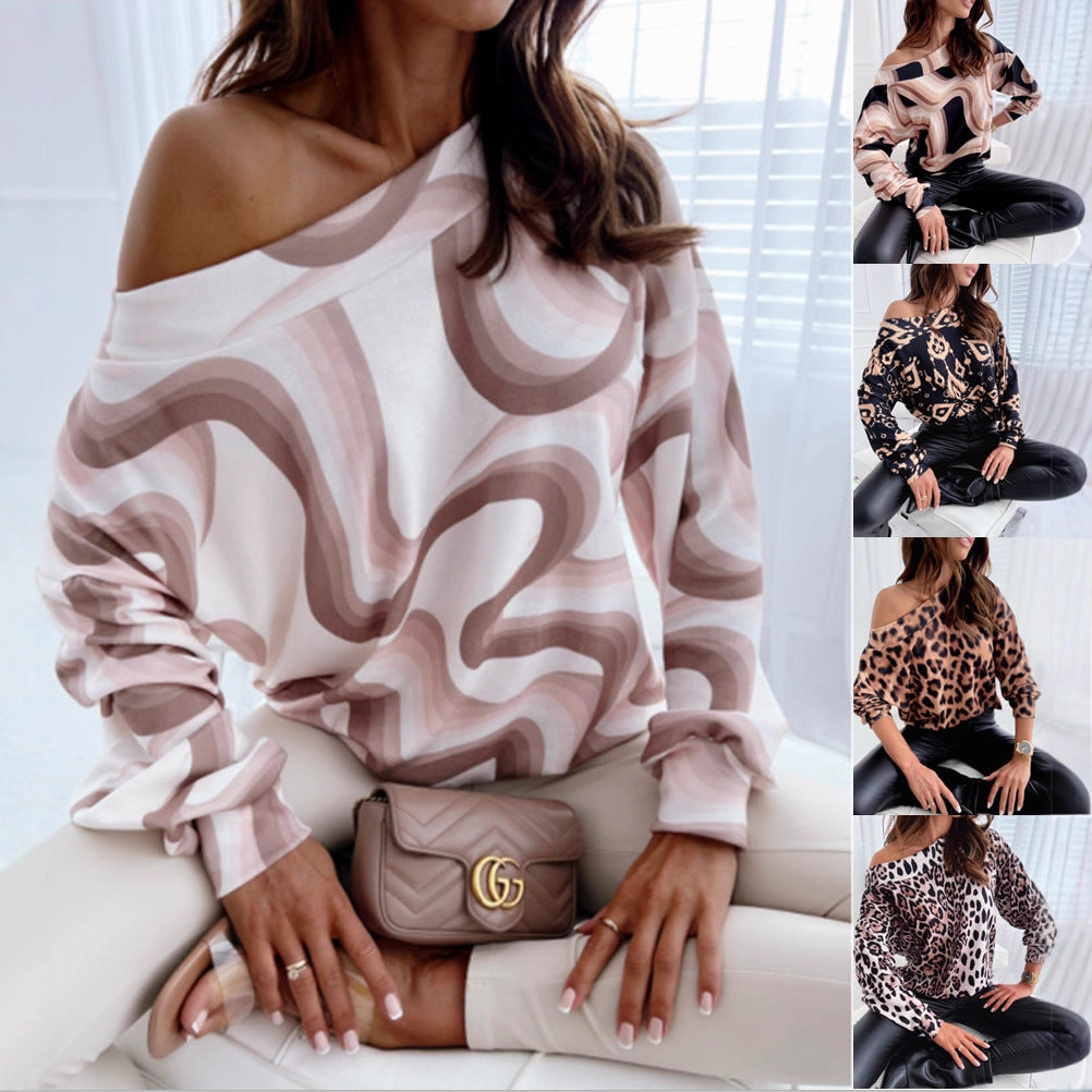FallWinter Long-sleeve Relaxed-fit Drop-shoulder Top With A Leopard Print