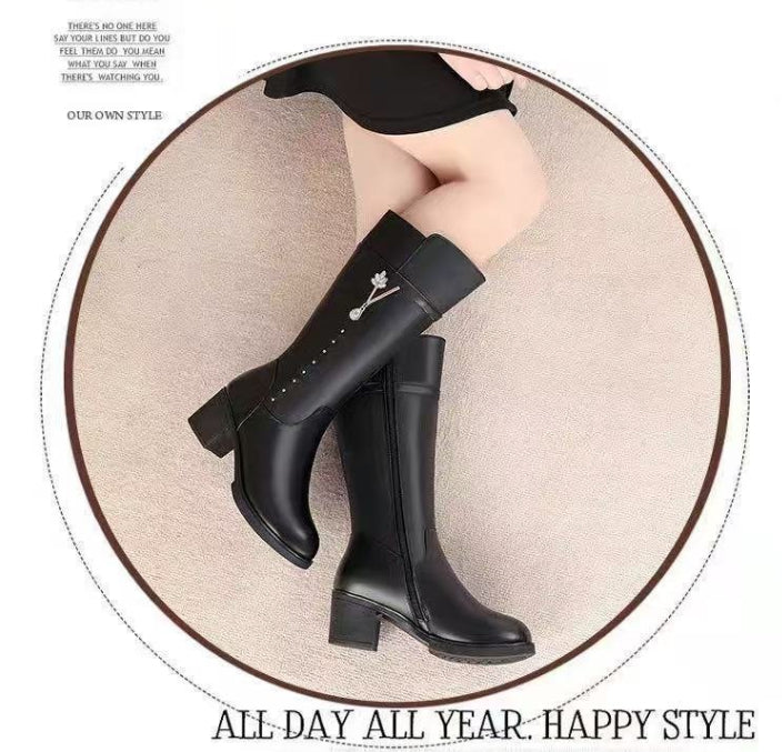 Fleece-Lined Tall Boots In Soft Leather With Wool Lining And Zipper For Warmth