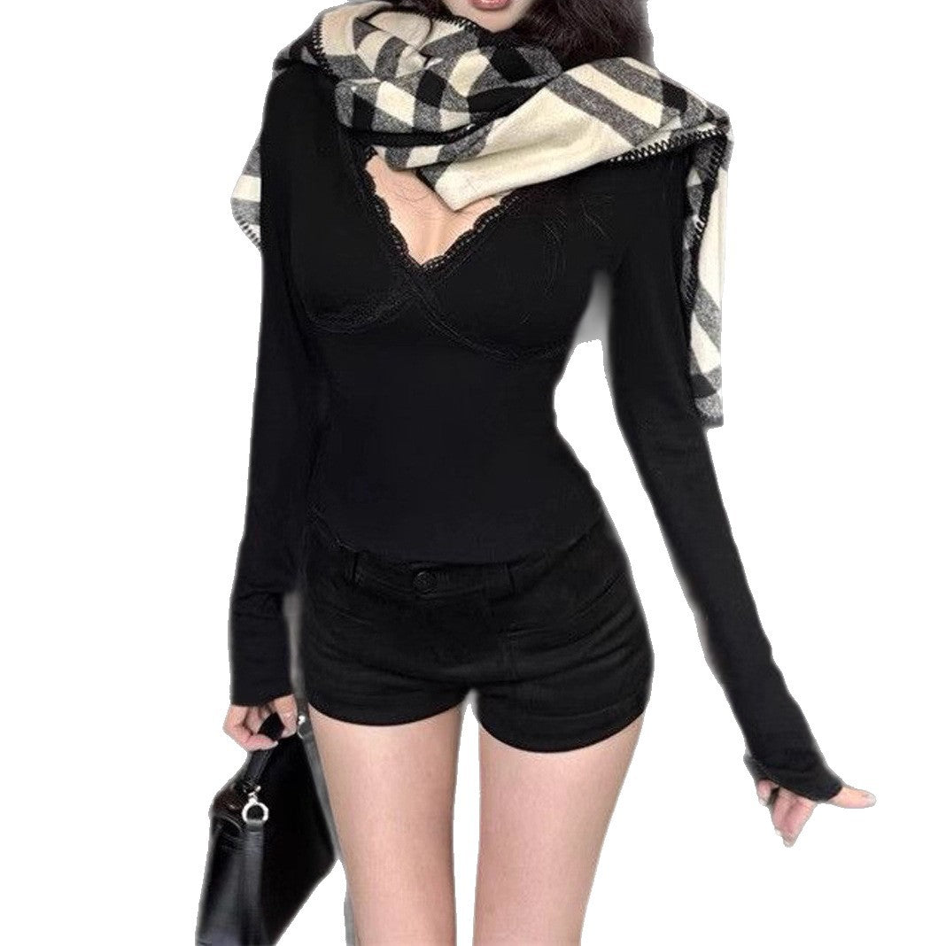 Lace Halter-neck Form-fitting Cropped Top