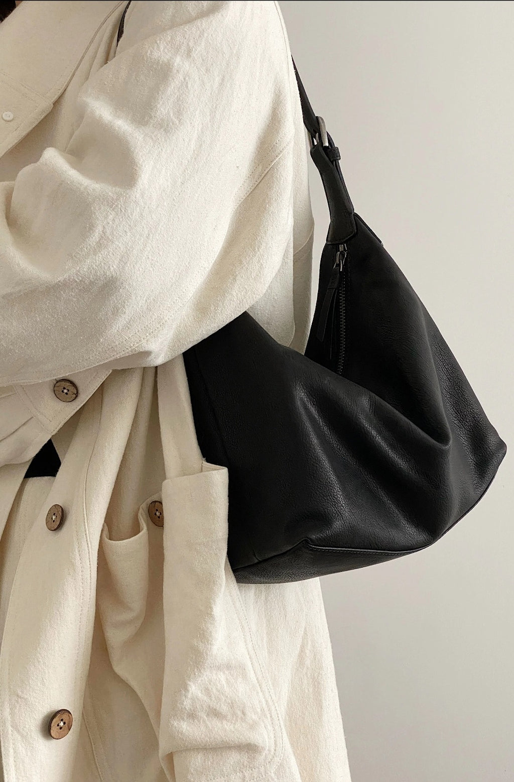 New Autumnwinter Womens Single-shoulder Bag Made From Premium First-layer Cowhide With A Matte Finish