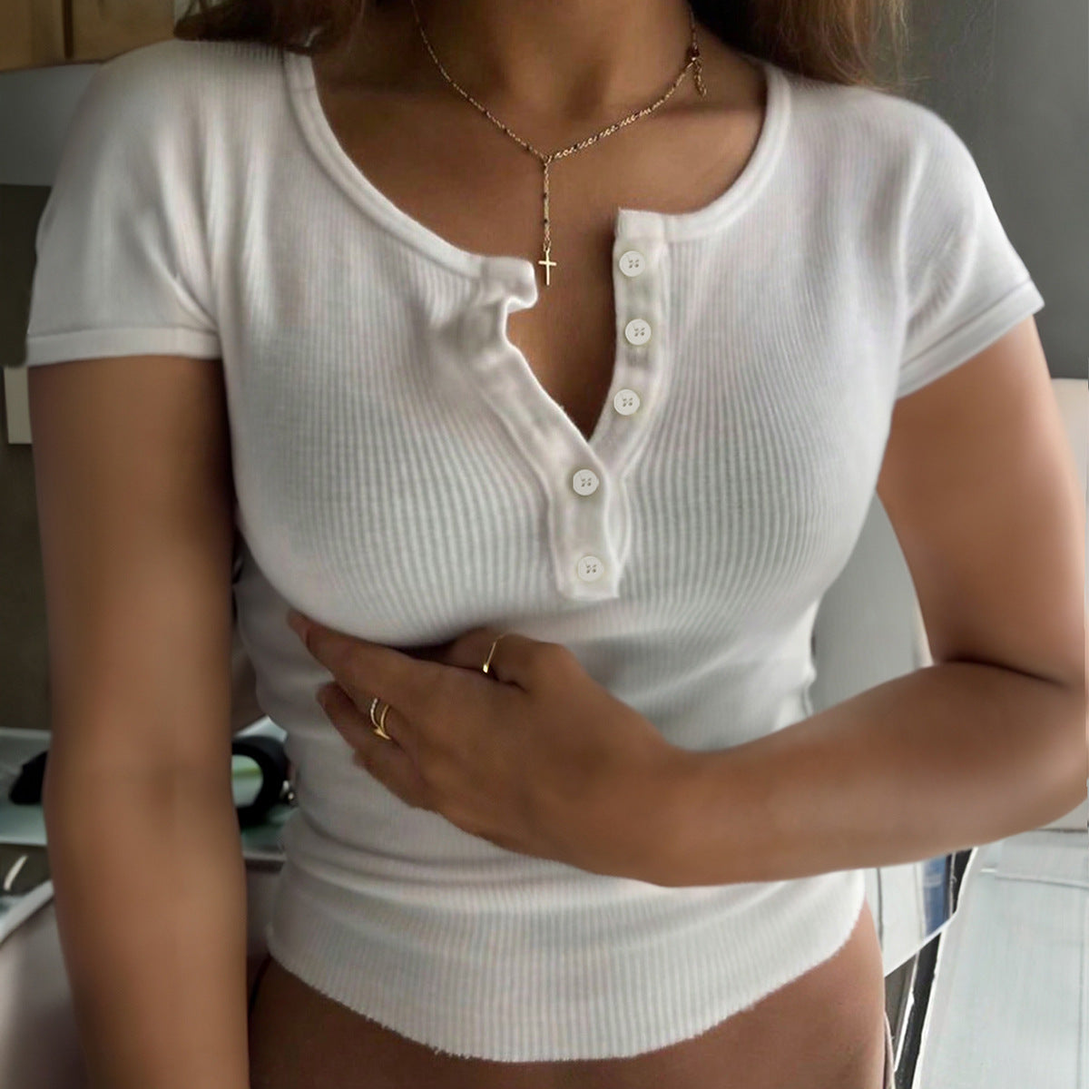 Y2g Sexy Buttons V-neck Short-sleeved Top T-shirt