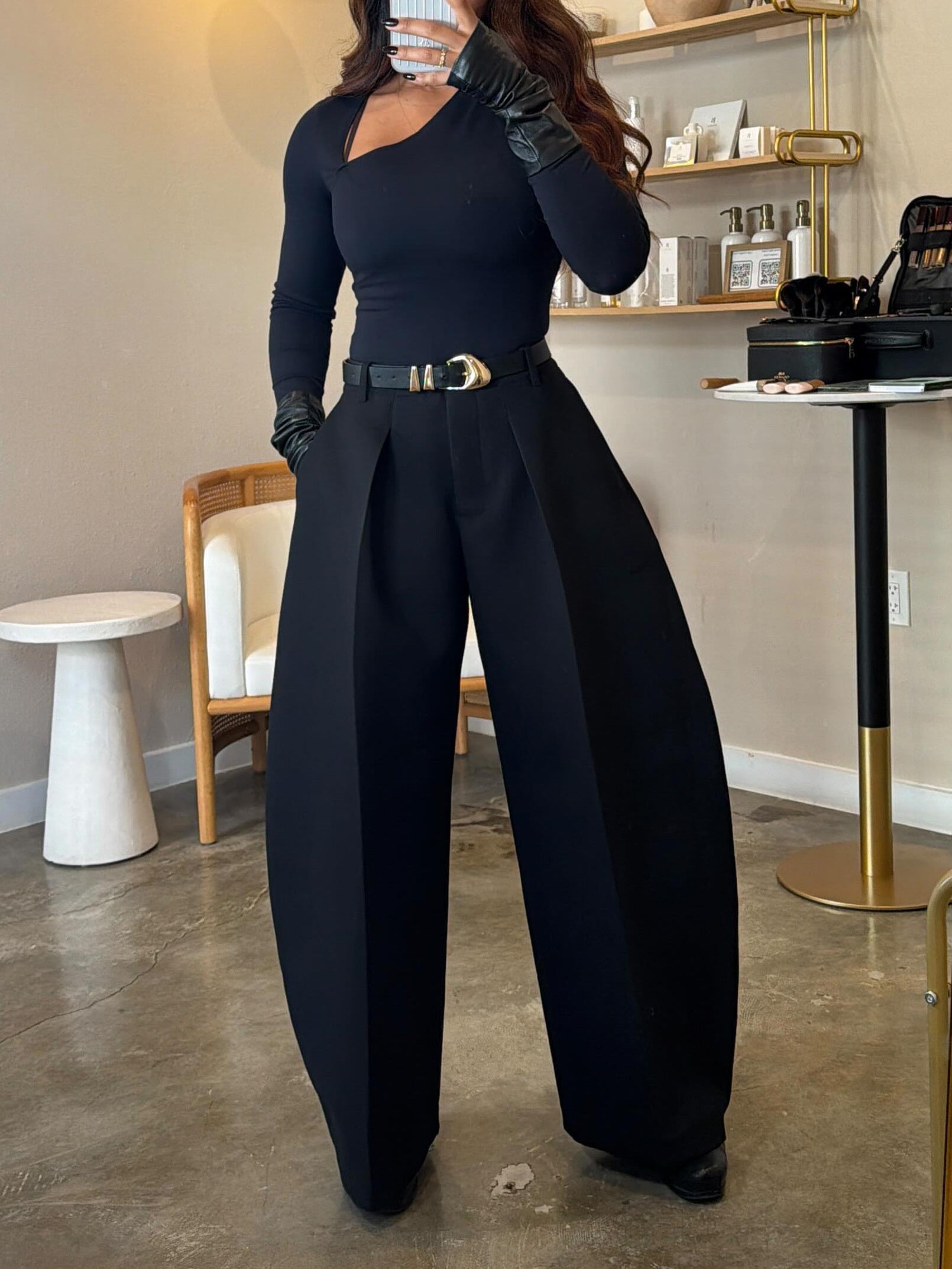 Black Oversized Wide-Leg Pants With Pleated Detail And High Waist