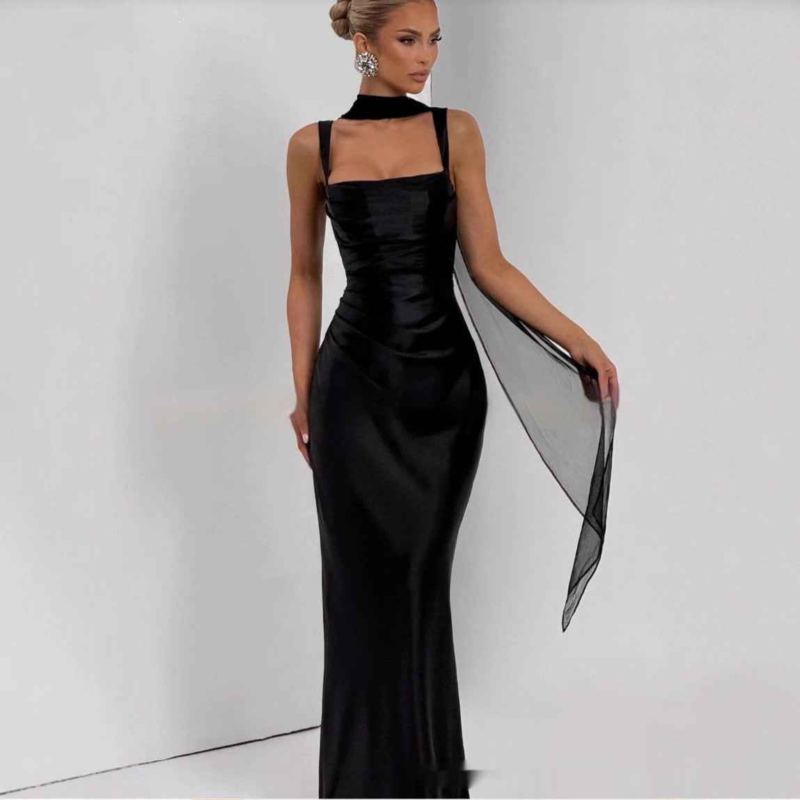 Fashionable New Elegant Evening Gown
