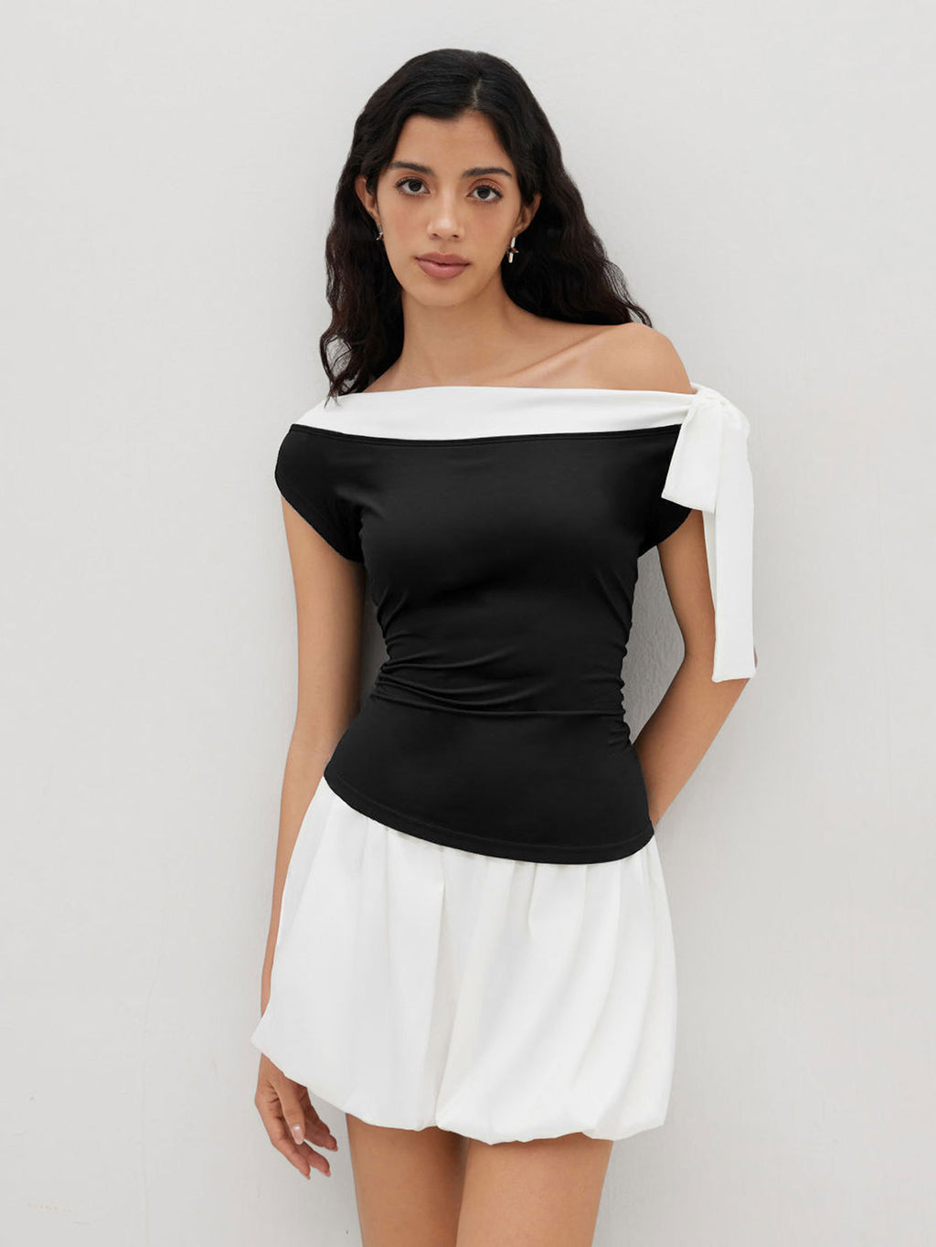 Womens Color-Block Slim-Fit Off-Shoulder Bow-Tie Neck Sleeveless Top