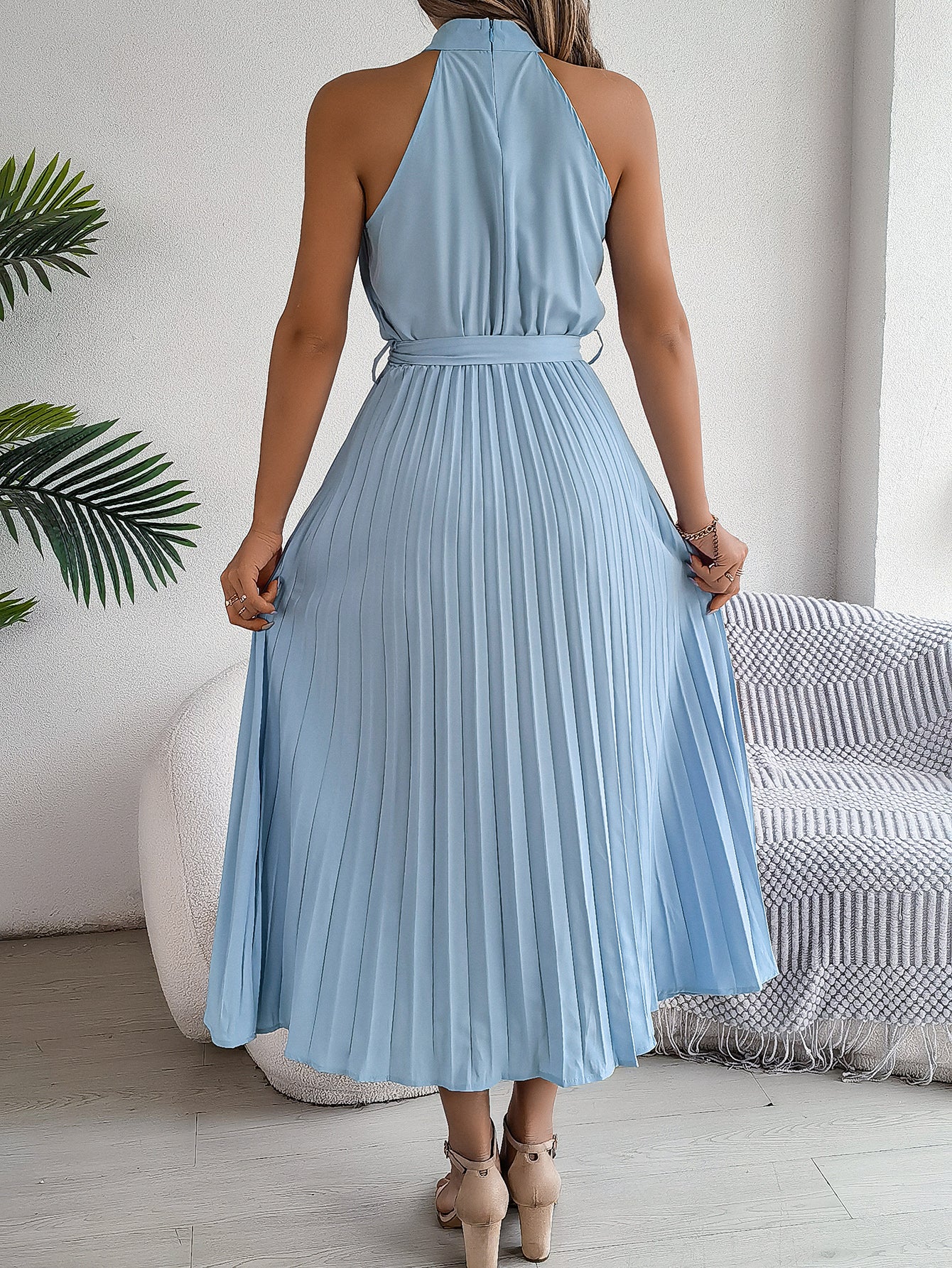 Elegant Stand Collar Sleeveless Tie Waist Pleated Maxi Dress