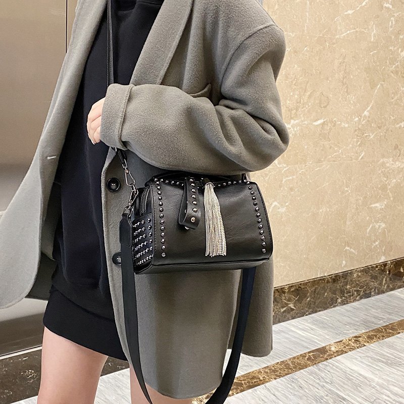 Large-capacity Wide-band Crossbody Shoulder Bag