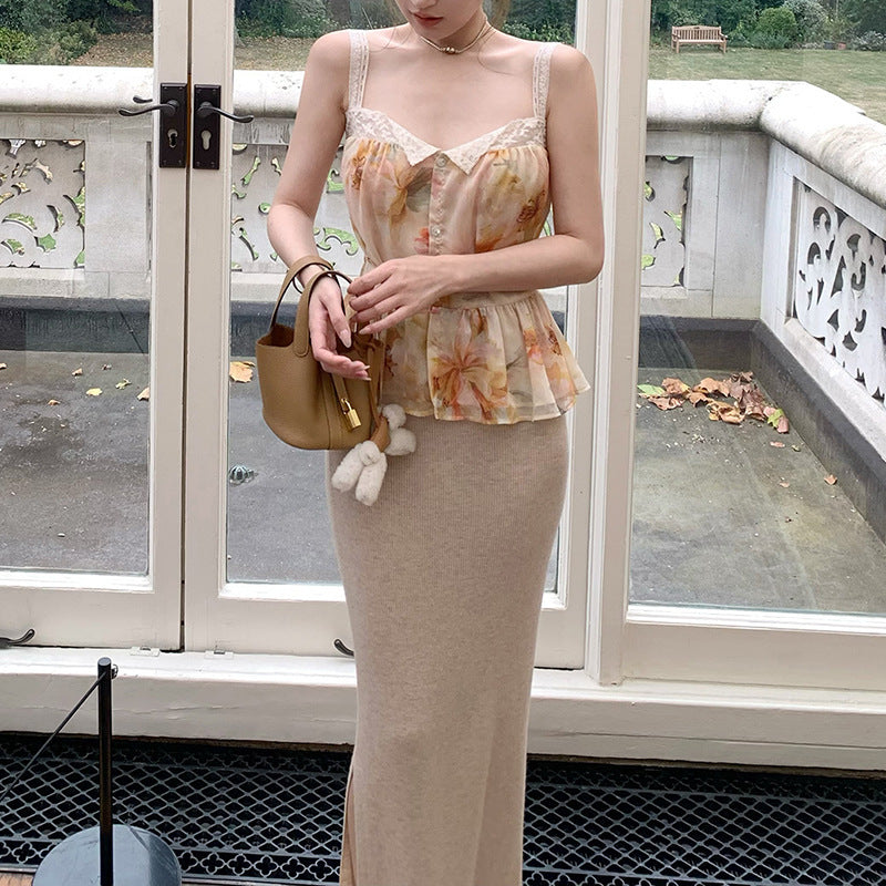 Beautiful V-neck Lantern Sleeve Floral Skirt