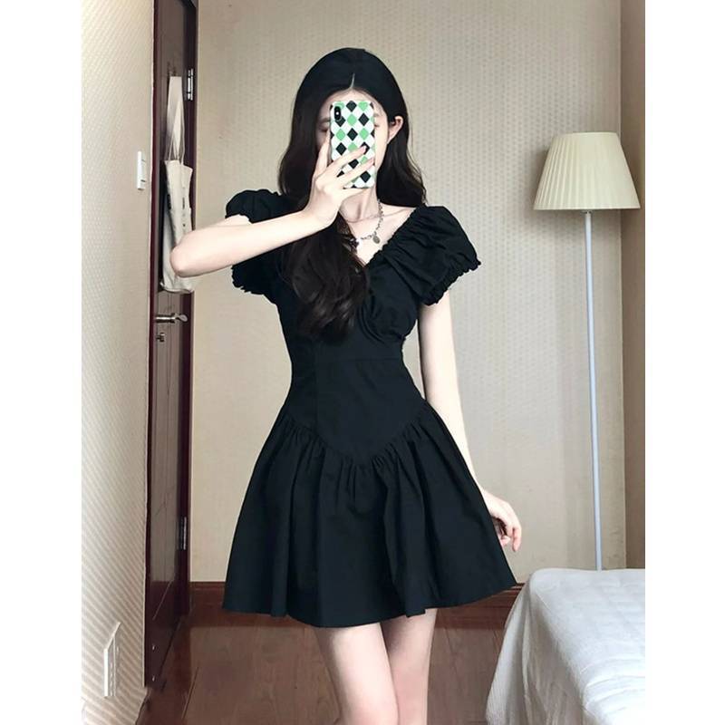 French Style Black Color & Pleats V-neck Backless Dress Women