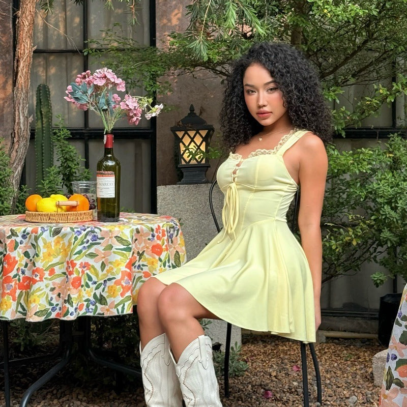 Sexy Square-neck Lace Waist Trimming Yellow Gallus Dress