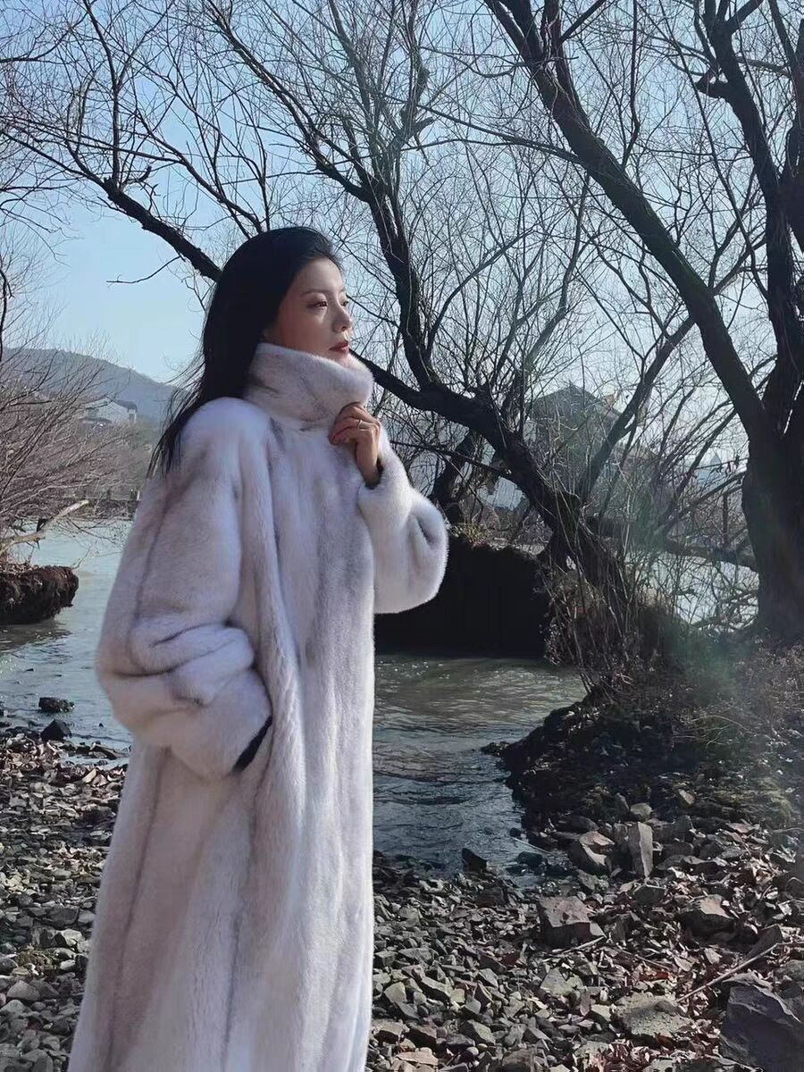 Women's Cross-Design Mink Fur CoatFull-Fur Integrated Design