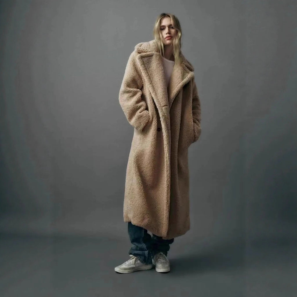 Oversized Coat With A Large Lapel Made Of Thick Lambswool Fleece