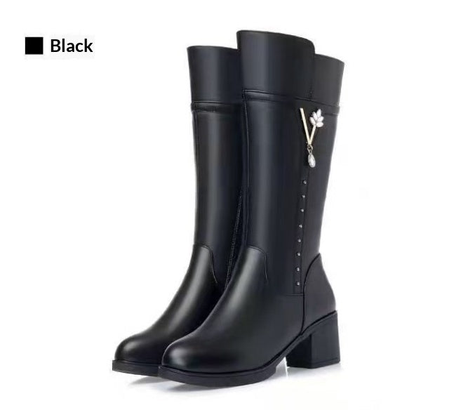 Fleece-Lined Tall Boots In Soft Leather With Wool Lining And Zipper For Warmth