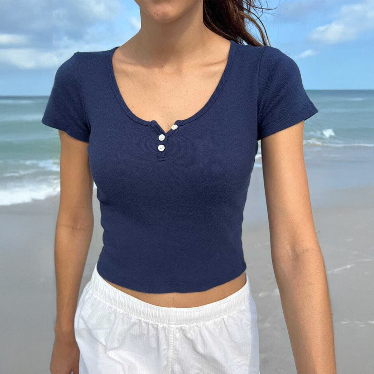 Y2g Waist-tight Thread Collar Decorated With Buttons Short-sleeved Top T-shirt
