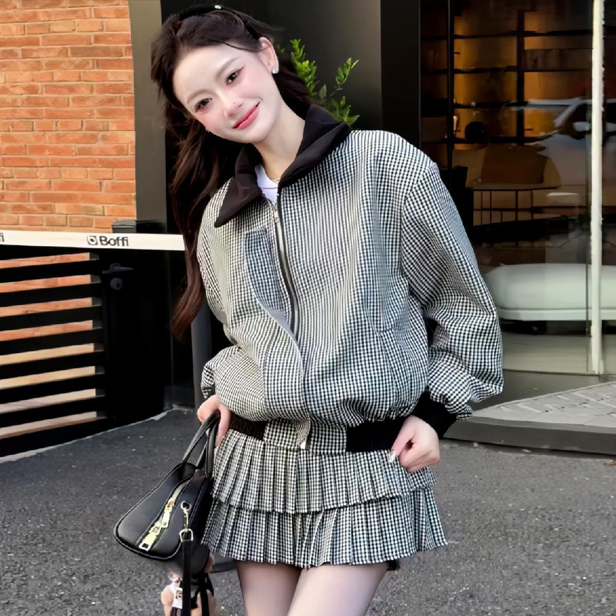 Retro Black-and-white Plaid Cropped Jacket With A Pleated Tiered Mini Skirt