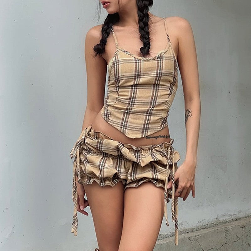Retro Style Backless Sling Top Pleated American Shorts Suit