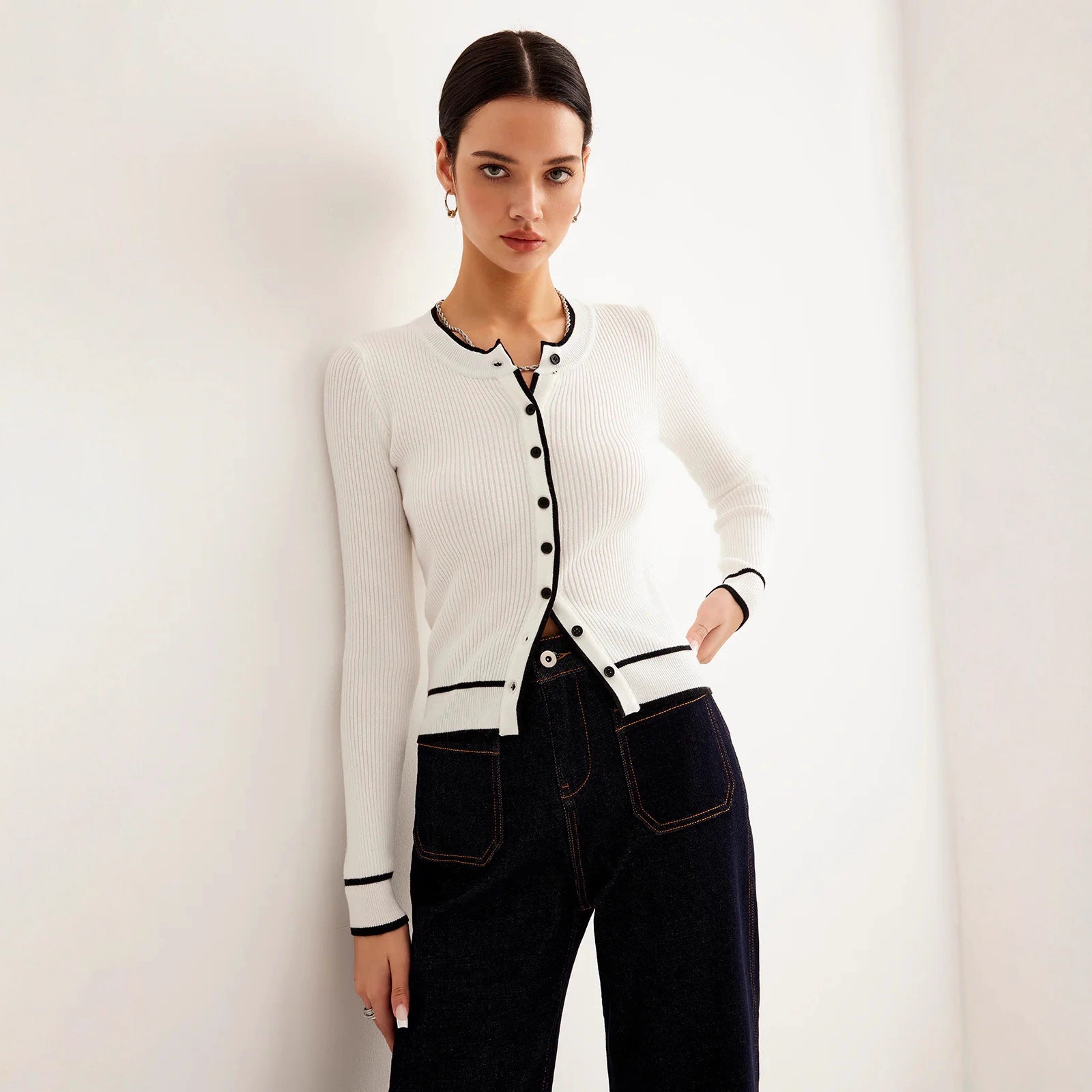 Womens Cozy, Atmospheric Sweater That Flatters