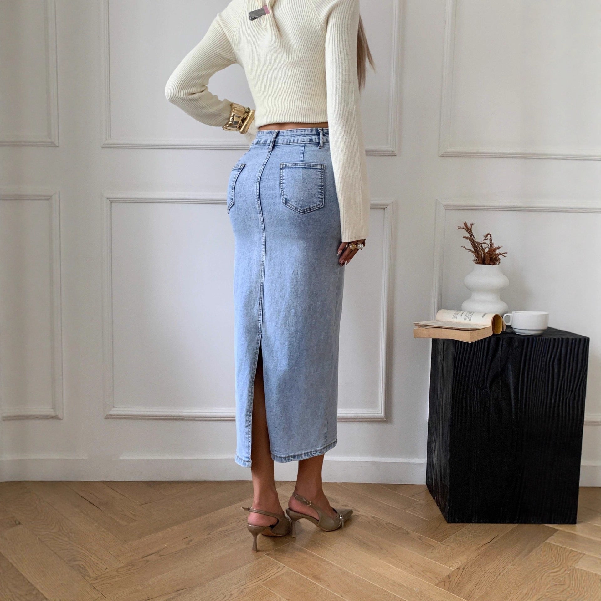 Womens High-waisted, Figure-flattering Mid-length Skirt