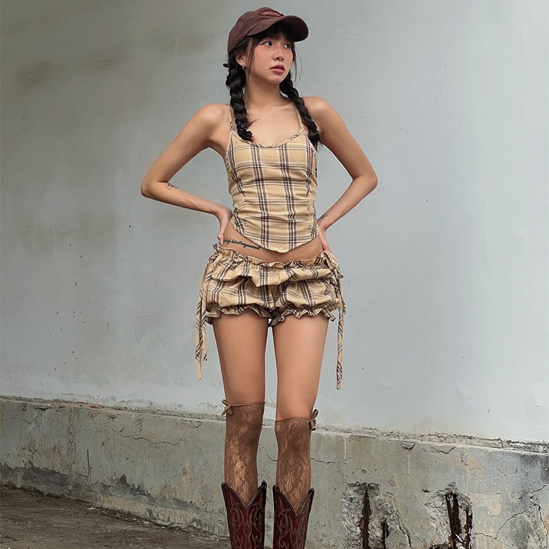 Retro Style Backless Sling Top Pleated American Shorts Suit